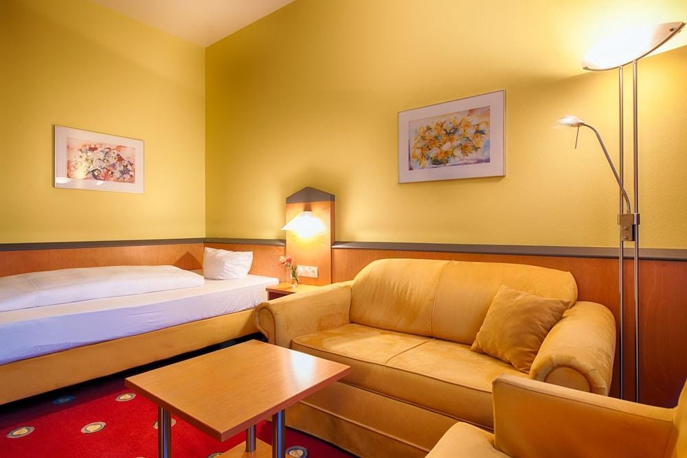 Plaza Hotel & Living Frankfurt photo 3