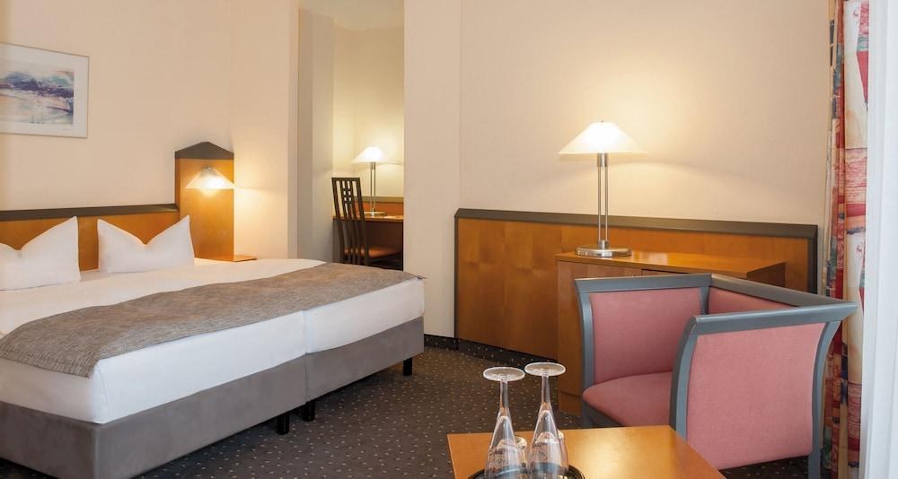 VICTOR'S RESIDENZ HOTEL TEGEL photo 3