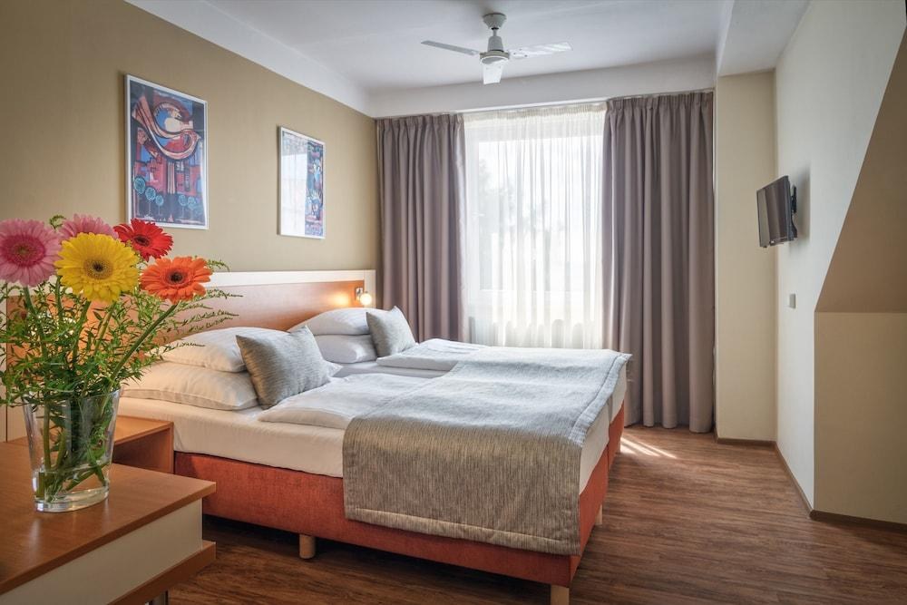 AIDA HOTEL photo 2