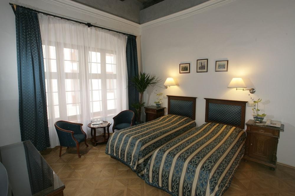 ELITE HOTEL photo 3