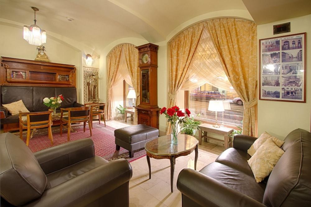 MUCHA HOTEL photo 3