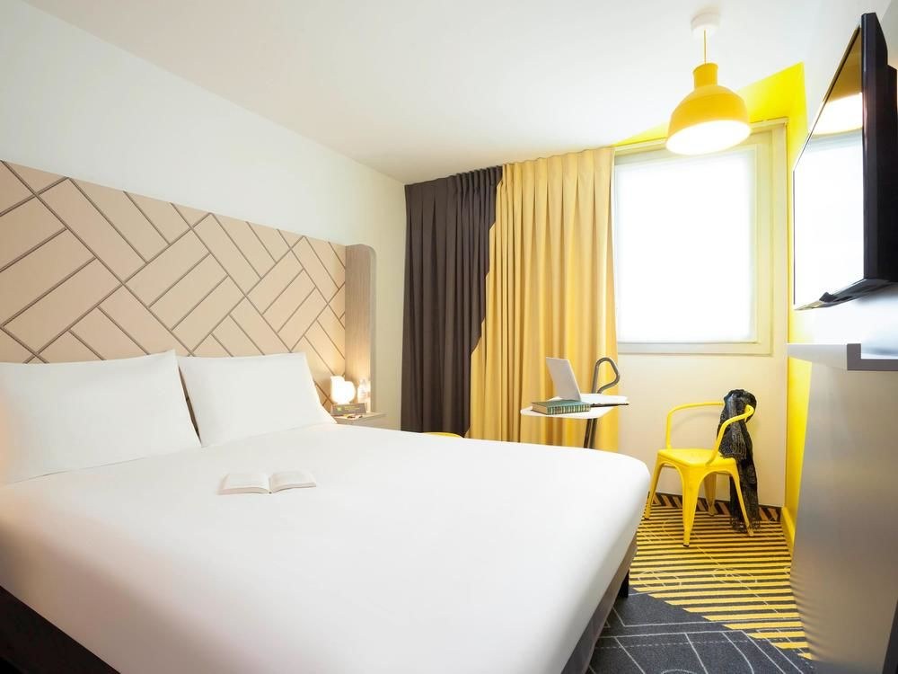 IBIS STYLES MASSENA OLYMPIADES photo 1