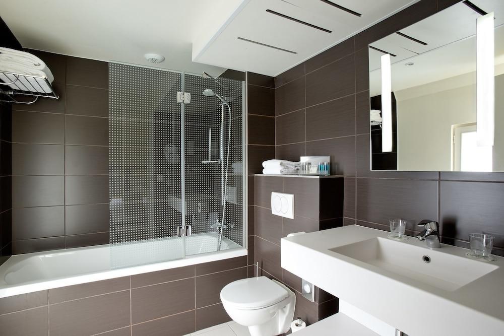 HOLIDAY INN PARIS OPERA GRANDS BOULEVARDS HOTEL photo 3