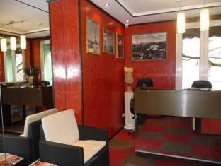 BUTTES CHAUMONT HOTEL photo 2