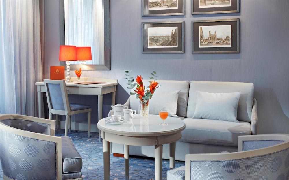 ROCHESTER HOTEL CHAMPS ELYSEES photo 2