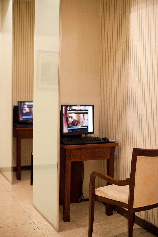 GLOBO HOTEL photo 2