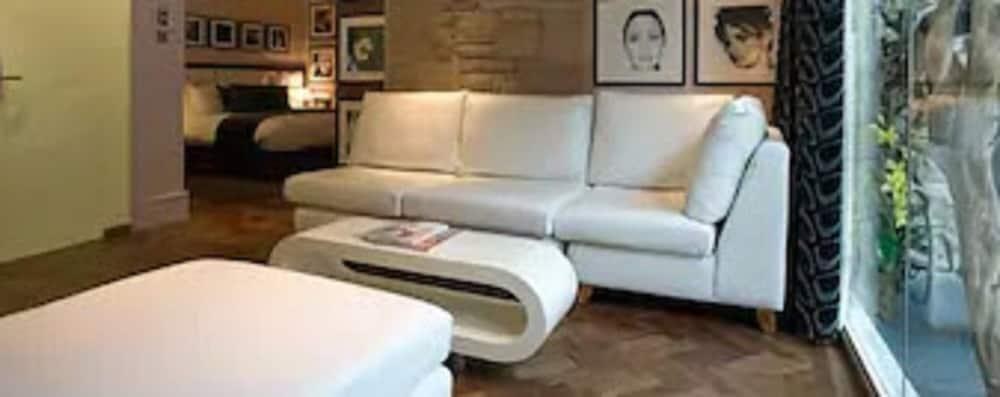 LE MONDE HOTEL photo 2