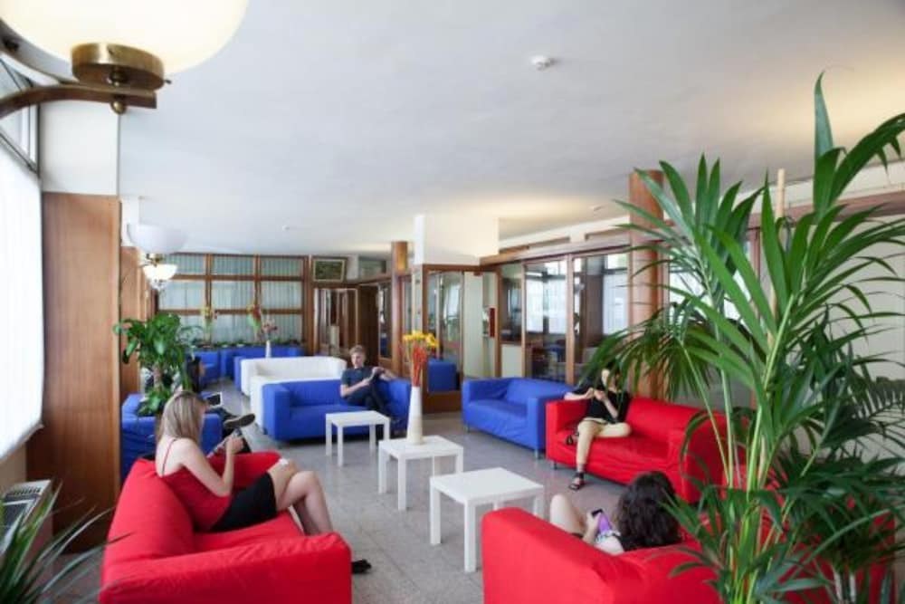 HOTEL AUTO PARK