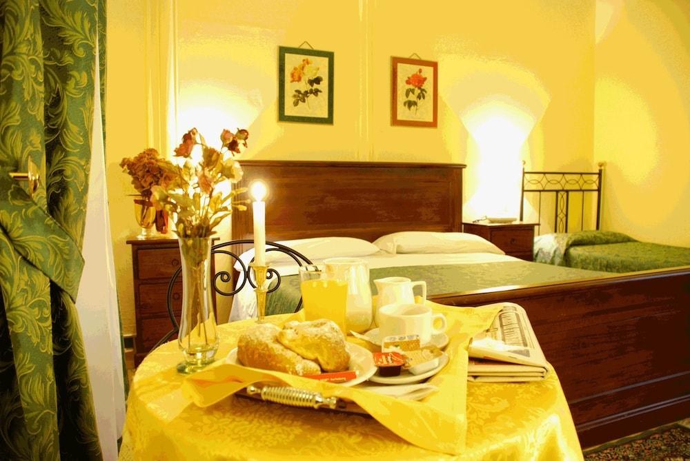 DEL CENTRO HOTEL photo 2