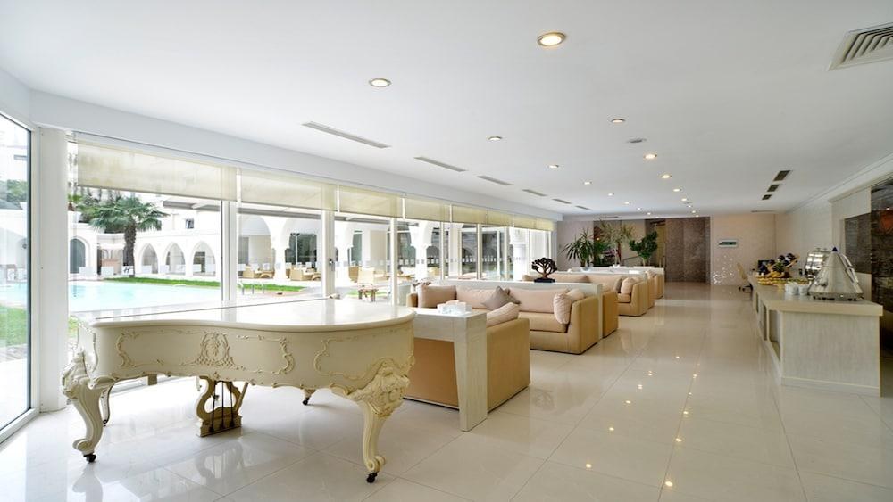 HOLIDAY INN ISTANBUL CITY photo 2