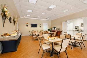 CORTONA INN & SUITES ANAHEIM RESORT photo 4