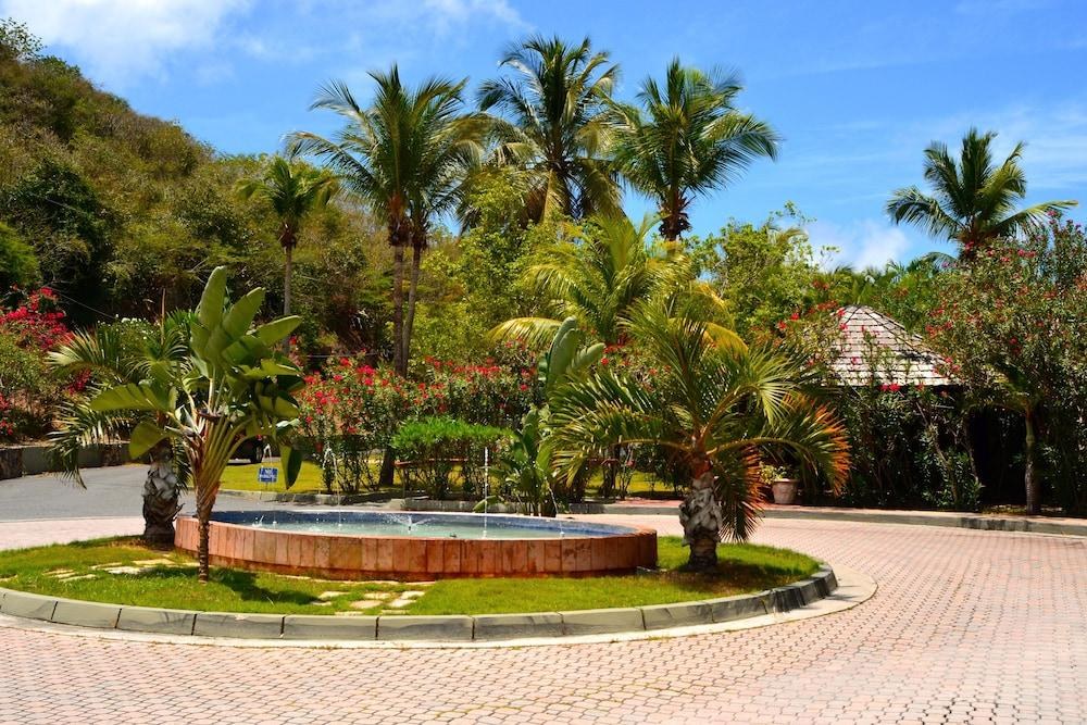 EMERALD BEACH RESORT photo 3