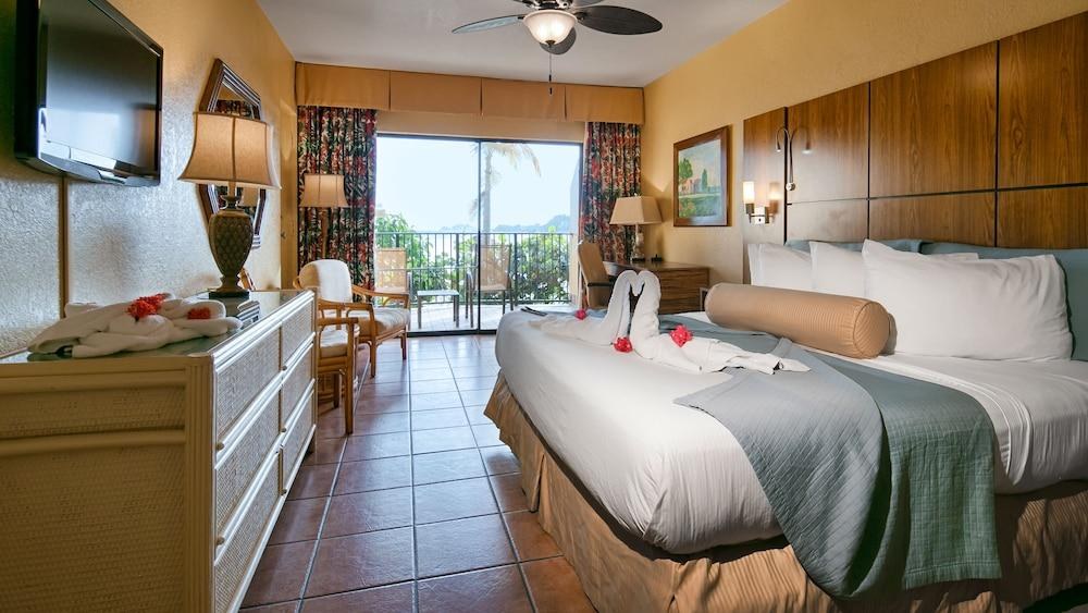 EMERALD BEACH RESORT photo 4