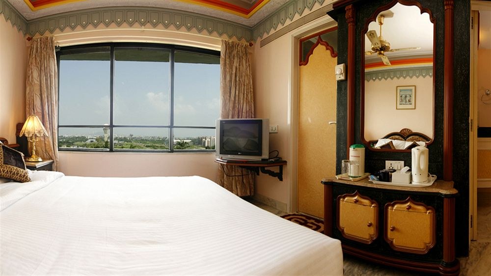 The Emerald Hotel & Services Apartments photo 1