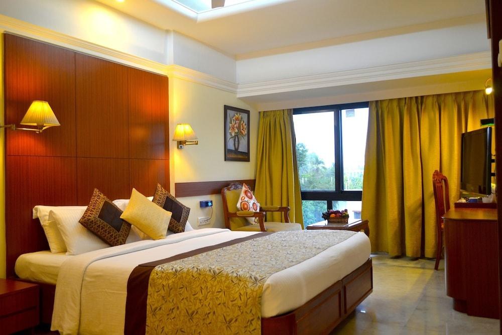 The Emerald Hotel & Services Apartments photo 4