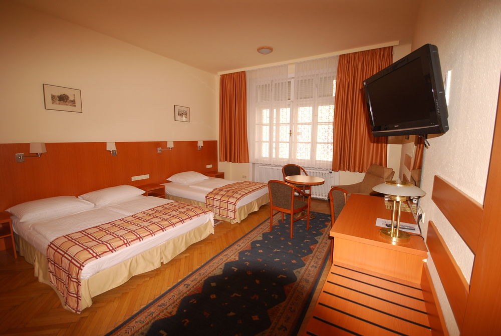 HOTEL CONTINENTAL