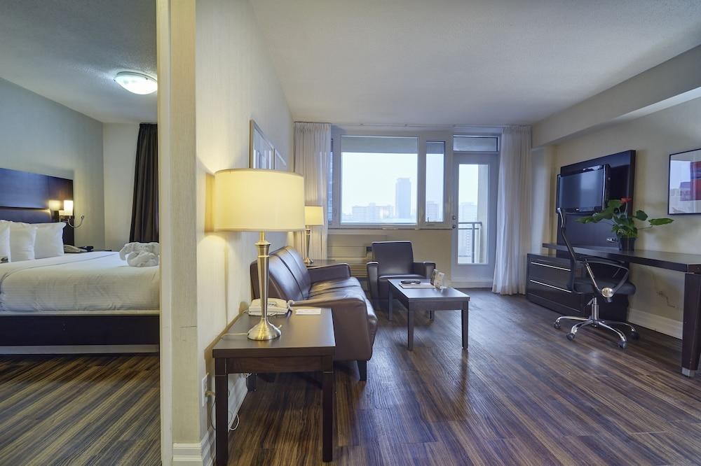 TOWN INN SUITES TORONTO photo 2