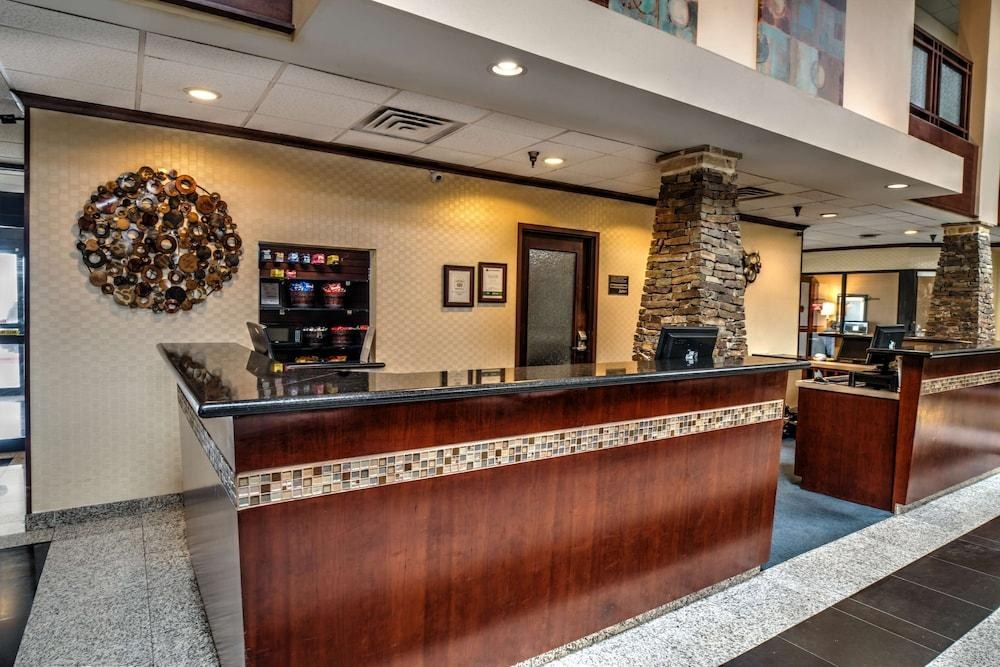 RADISSON HOTEL FORT WORTH NORTH-FOSSIL CREEK photo 3