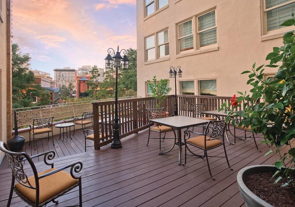 RIVERSIDE SUITES photo 2
