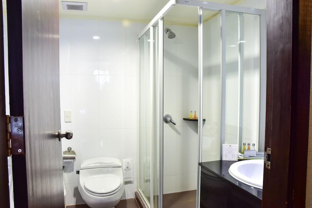 THE TWIN TOWERS HOTEL photo 2