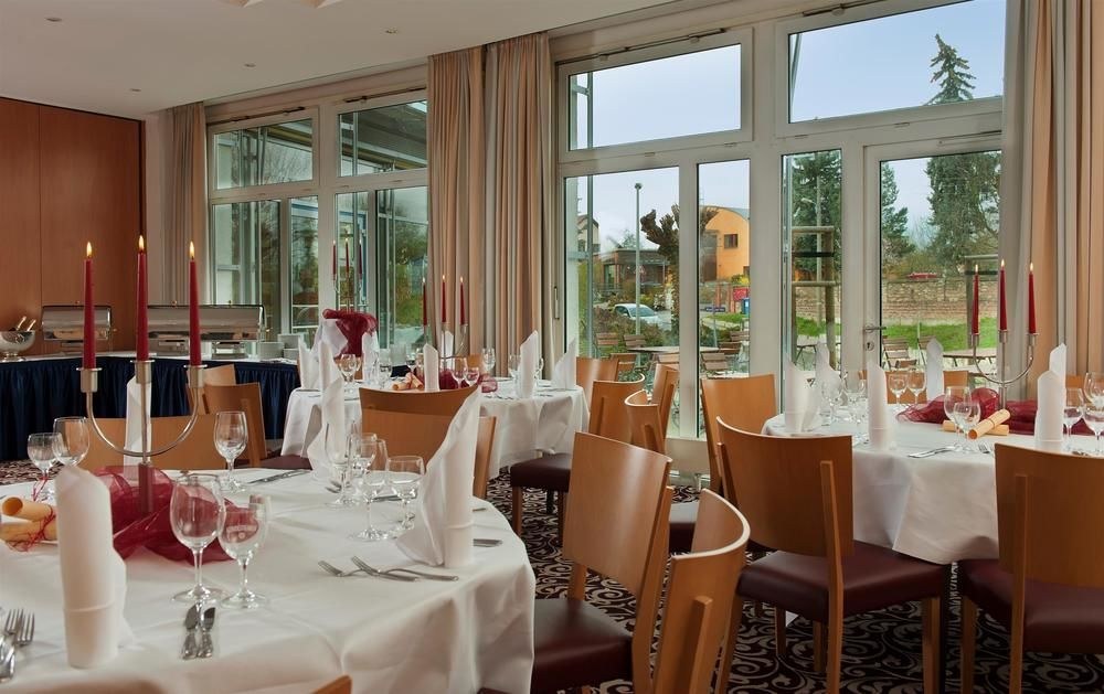 Ramada by Wyndham Dresden photo 1