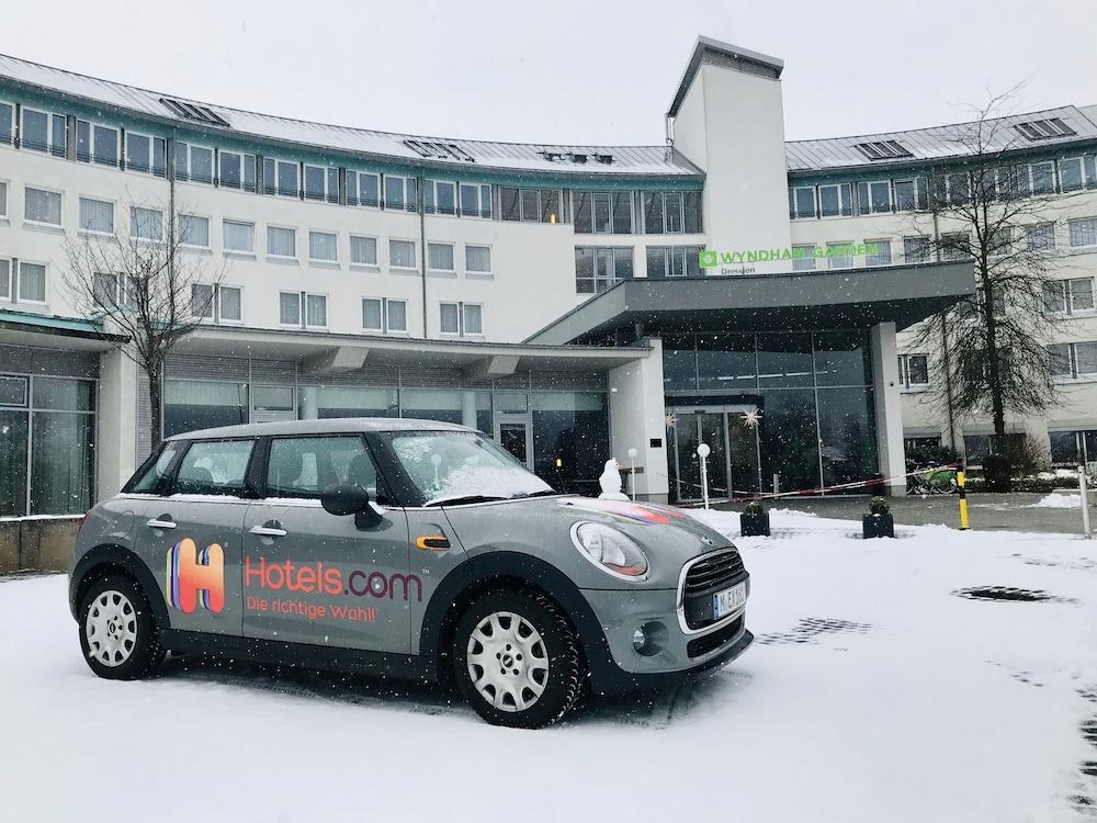 Ramada by Wyndham Dresden photo 2
