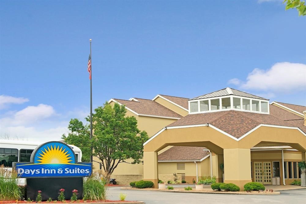 DAYS INN & SUITES ST. LOUIS/WESTPORT photo 3