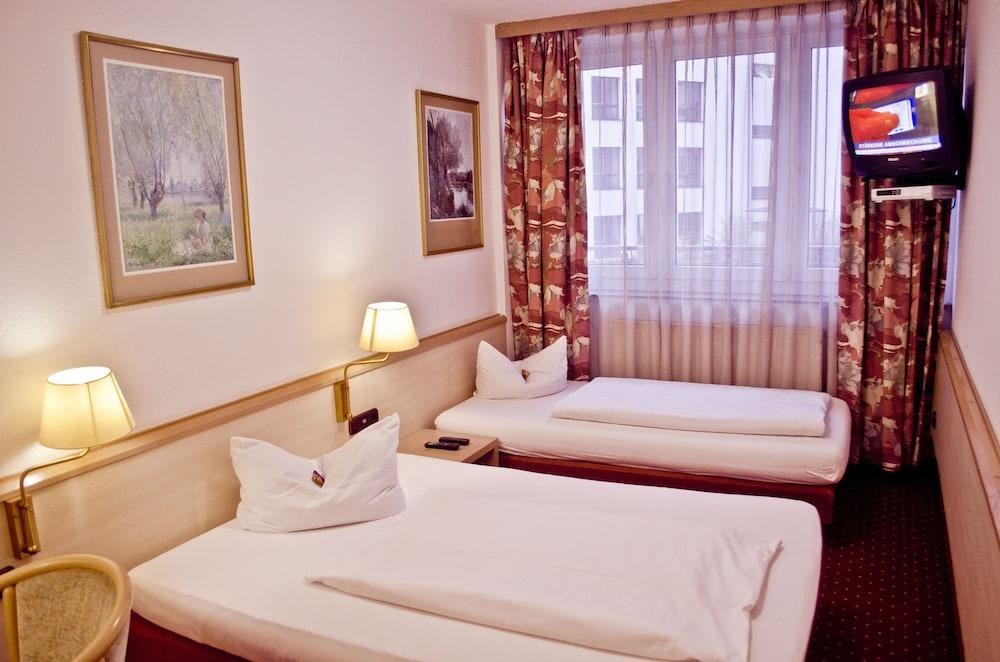 ADLER HOTEL photo 2