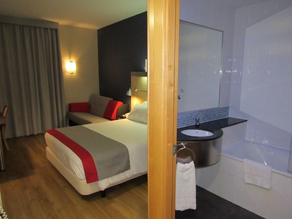 Holiday Inn Express Malaga Airport by IHG photo 2