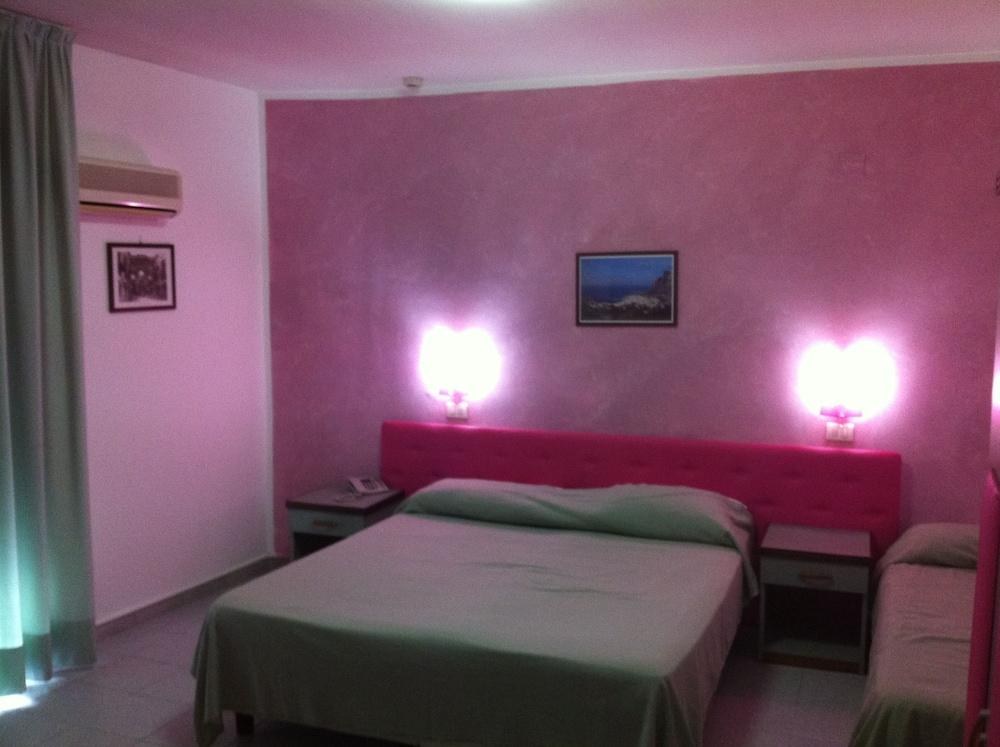 HOTEL BELLEVUE DEL GOLFO photo 3