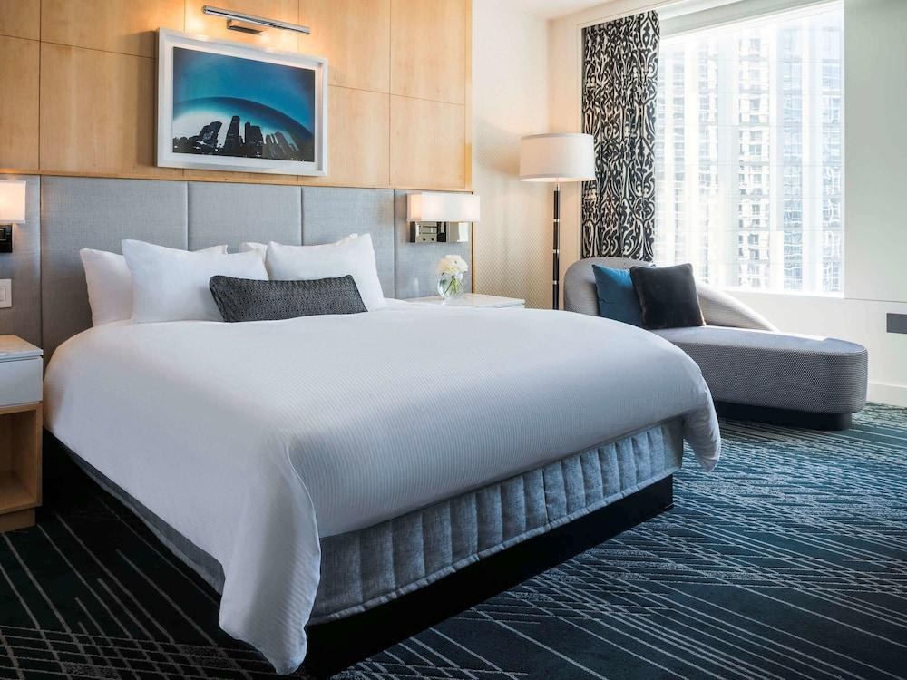 Sofitel Chicago Magnificent Mile photo 4