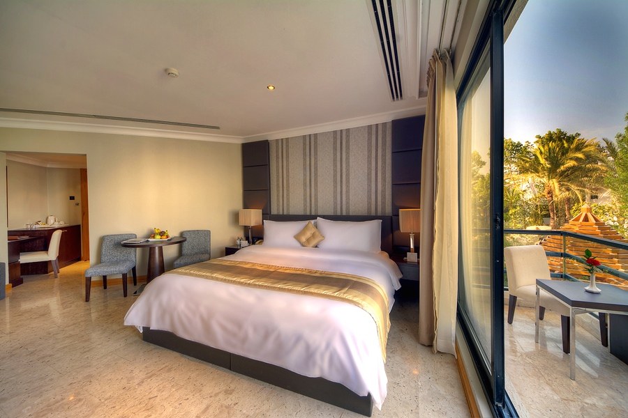 DUBAI MARINE BEACH RESORT AND SPA photo 1