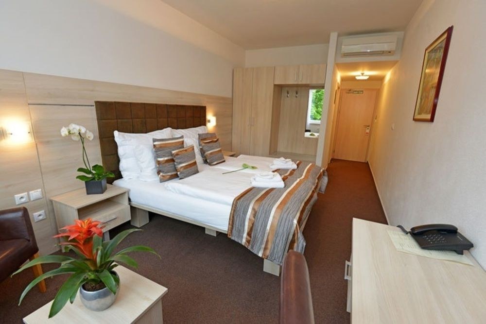 HOTEL ANTARES photo 1