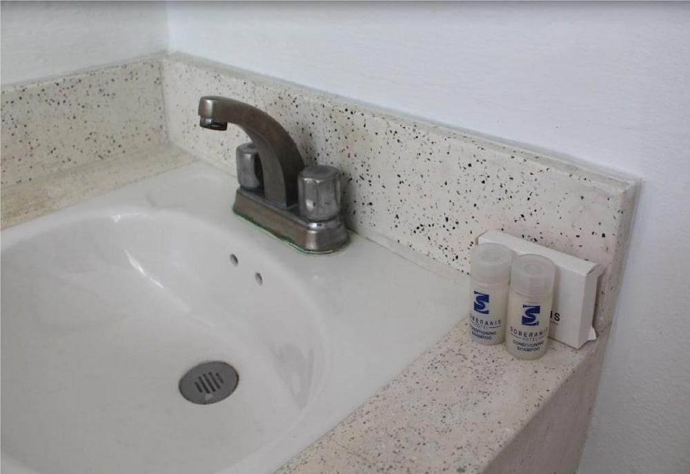 HOTEL SOBERANIS photo 4