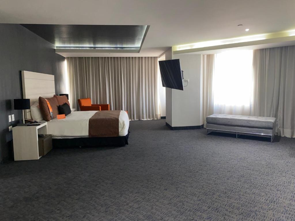 REAL INN TIJUANA photo 2
