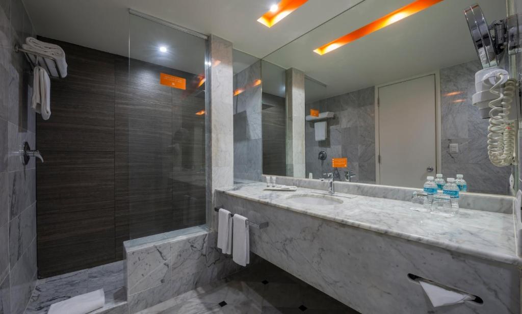 REAL INN TIJUANA photo 4