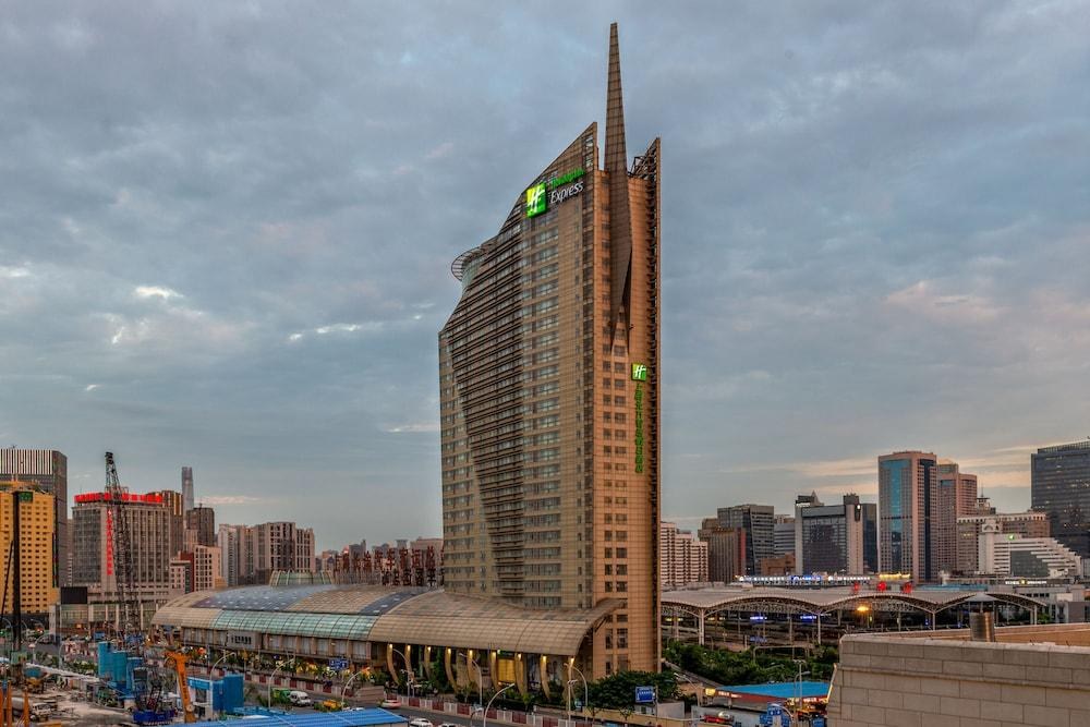 HOLIDAY INN EXPRESS ZHABEI photo 4