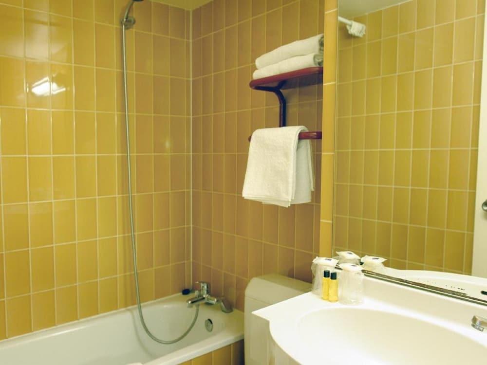 NEW HOTEL SAINT LAZARE photo 3