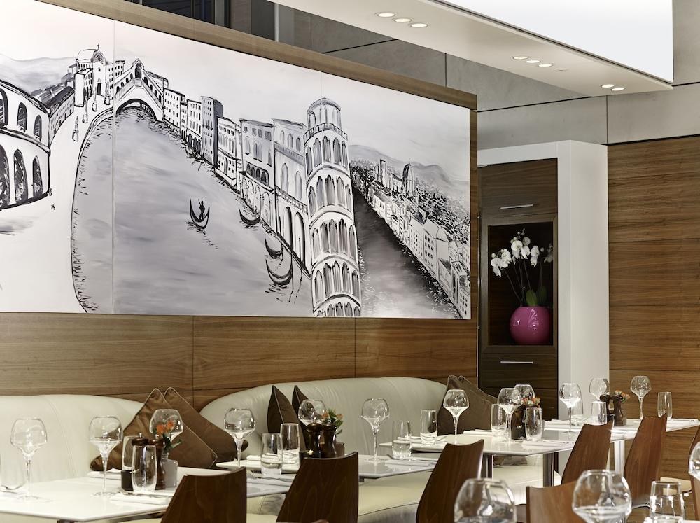 PARK PLAZA COUNTY HALL LONDON photo 4