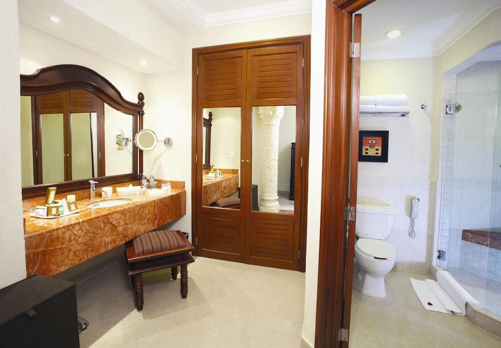 Hilton Playa del Carmen, an All-Inclusive Adult Only Resort photo 2