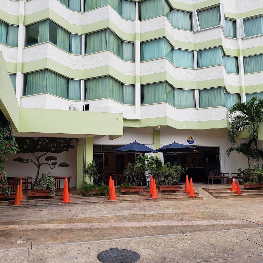 HOTEL PLAZA COZUMEL photo 4