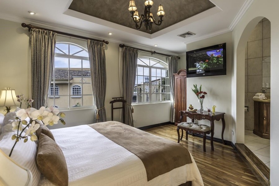 CASA CONDE HOTEL & SUITES