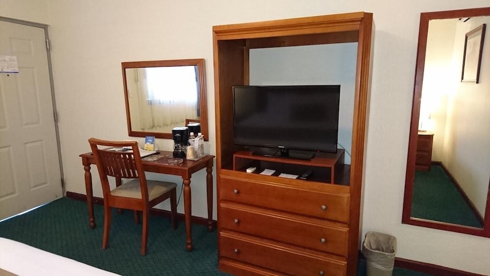 Best Western Plus Plaza Vizcaya photo 2
