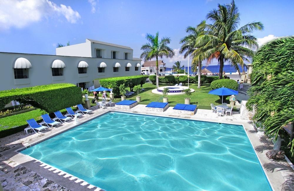 VILLABLANCA GARDEN BEACH photo 2