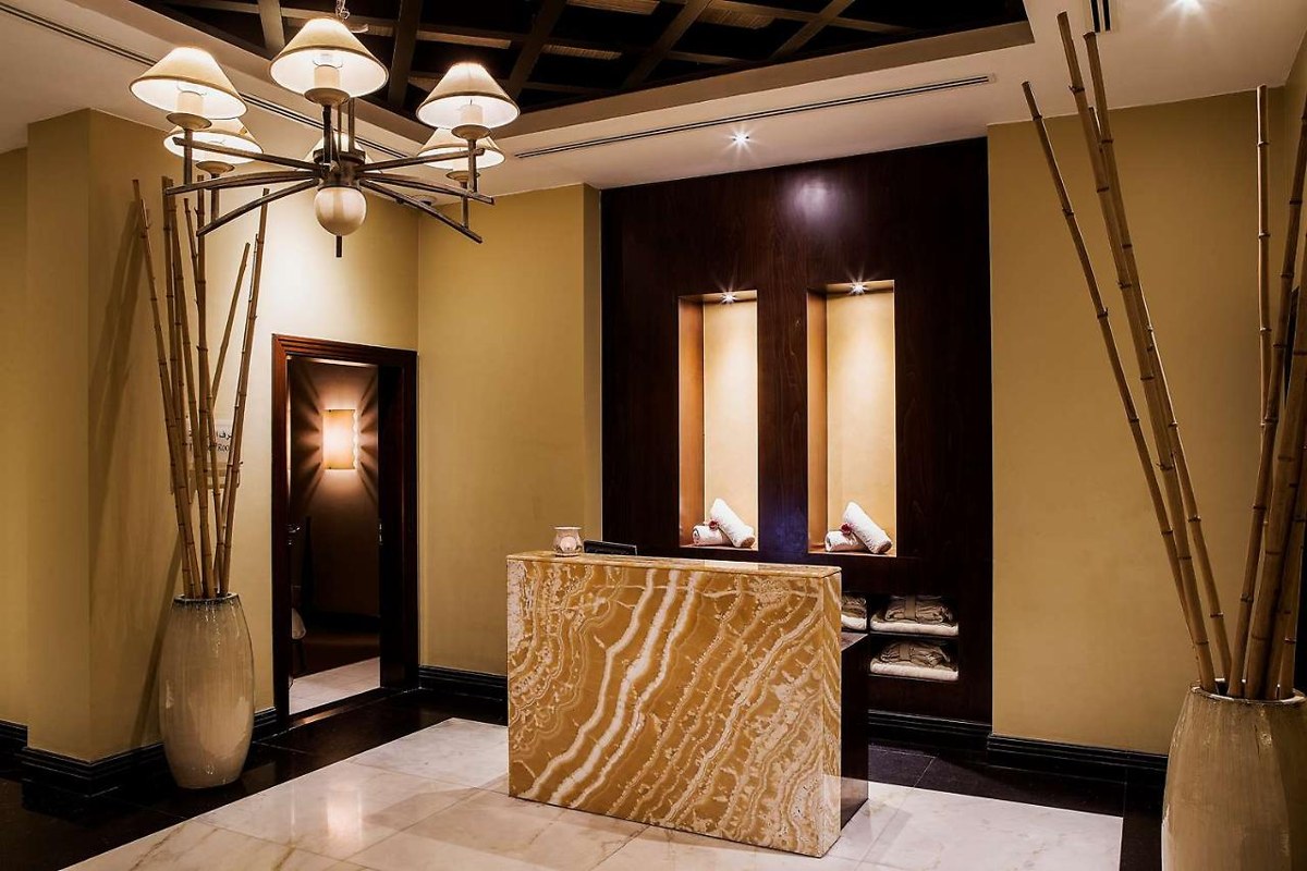 Radisson Blu Hotel And Resort Abu Dhabi Corniche photo 2