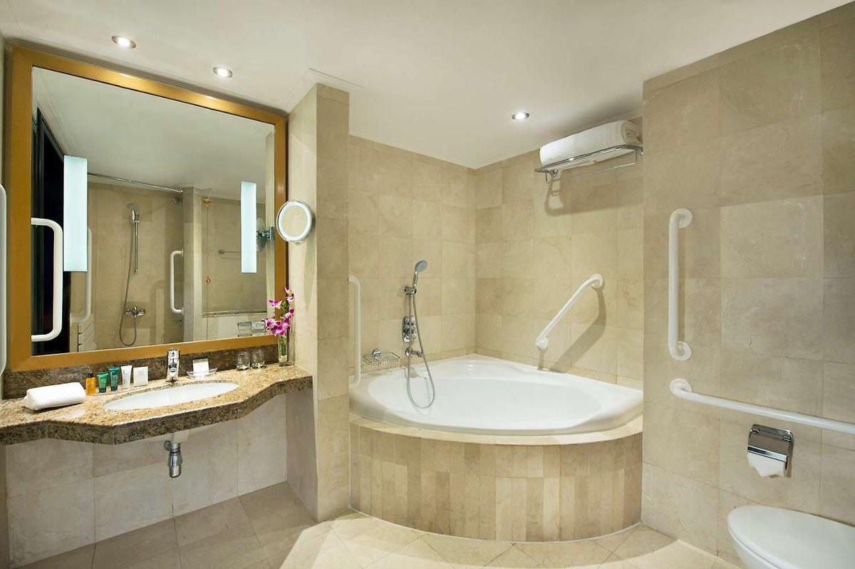 Radisson Blu Hotel And Resort Abu Dhabi Corniche photo 3
