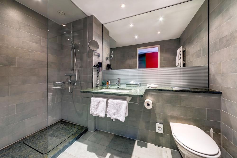 Hilton Garden Inn Stuttgart Neckarpark photo 4