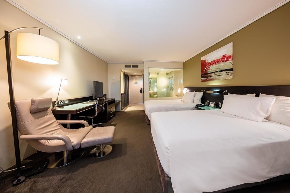 Hilton Cairns photo 1