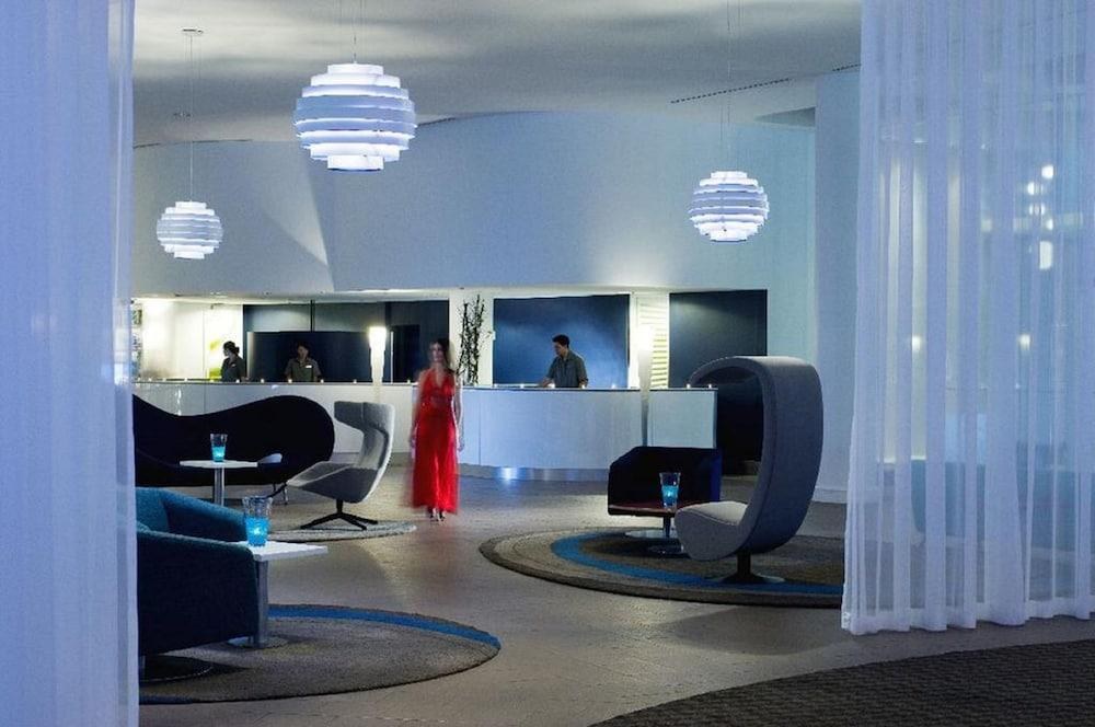 Hilton Cairns photo 3