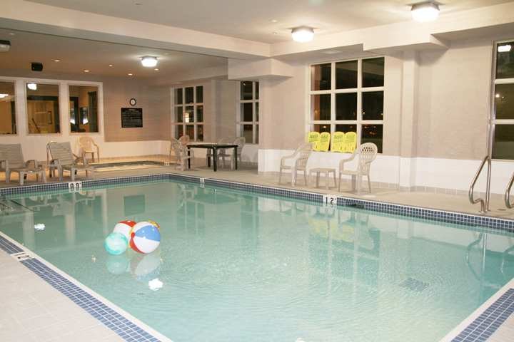Hampton Inn & Suites by Hilton Edmonton Intl Airport photo 3